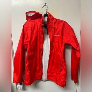 Patagonia rain jacket, women’s size medium. Like new.